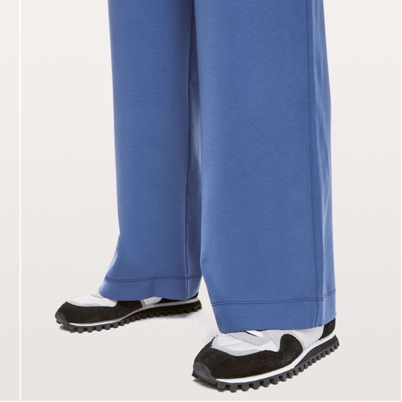 Lululemon Noir Pant Woven in Gatsby Blue - Picture 10 of 11